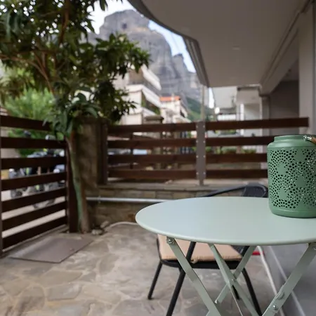 Aliki's 1 Apartment *